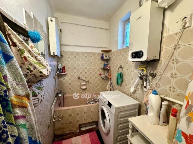 Eladó családi ház, Piliscsabán 69.9 M Ft, 6 szobás