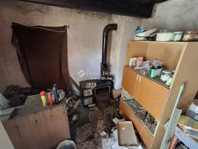 Eladó családi ház, Veszprémvarsányon 5.49 M Ft, 3 szobás