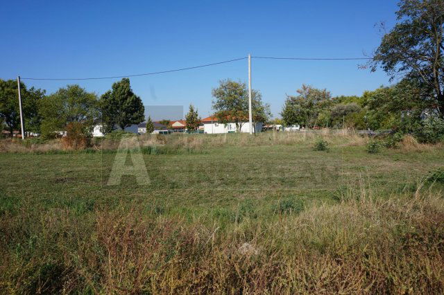 Eladó telek, Újszentivánon 112 M Ft / költözzbe.hu