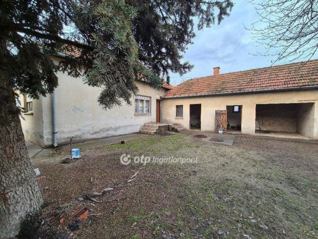 Eladó családi ház, Kiskunmajsán 27.9 M Ft, 3 szobás