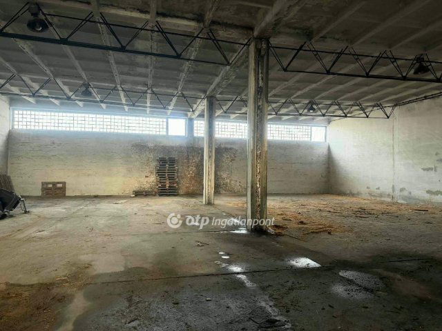 Kiadó ipari ingatlan, Mosonszentmiklóson 1600 E Ft / hó