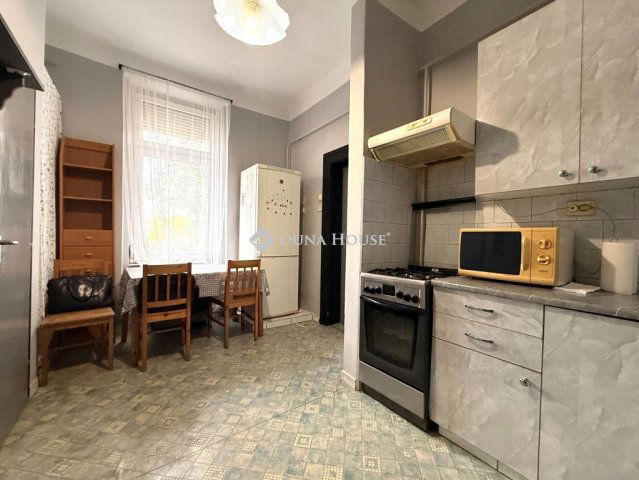 Eladó téglalakás, Győrött 33.9 M Ft, 1 szobás