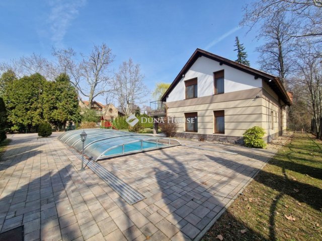 Eladó nyaraló, Balatonszemesen 420 M Ft, 16 szobás