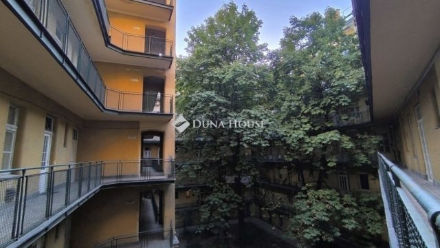 Eladó téglalakás, Budapesten, IX. kerületben 95 M Ft, 2 szobás