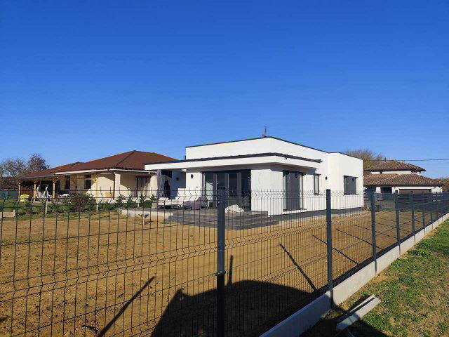 Eladó családi ház, Nyíregyházán 98 M Ft, 4 szobás