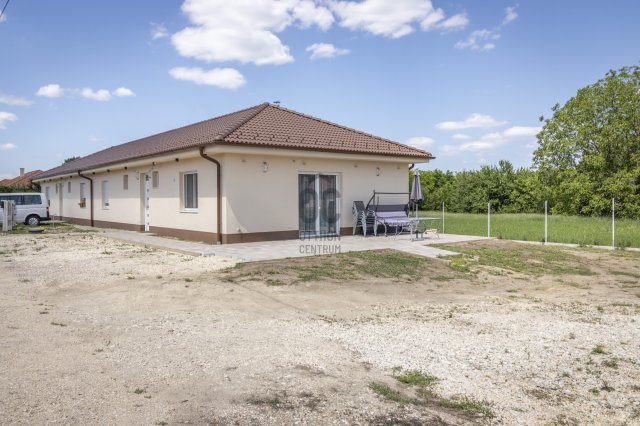 Eladó családi ház, Úrhidán 84.9 M Ft, 4 szobás
