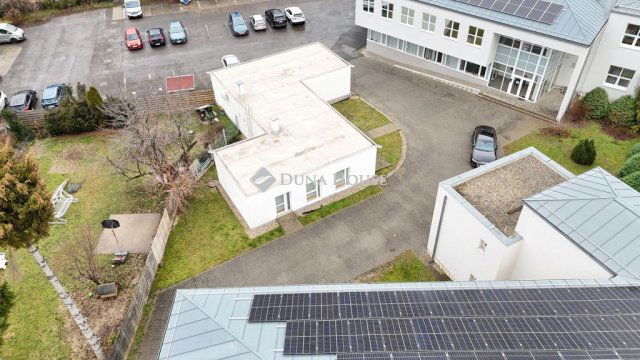 Eladó iroda, Pécsett, Kertváros utcában 67.9 M Ft