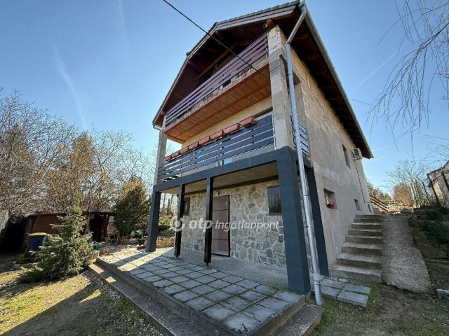Eladó családi ház, Monorierdőn 71.9 M Ft, 2+2 szobás
