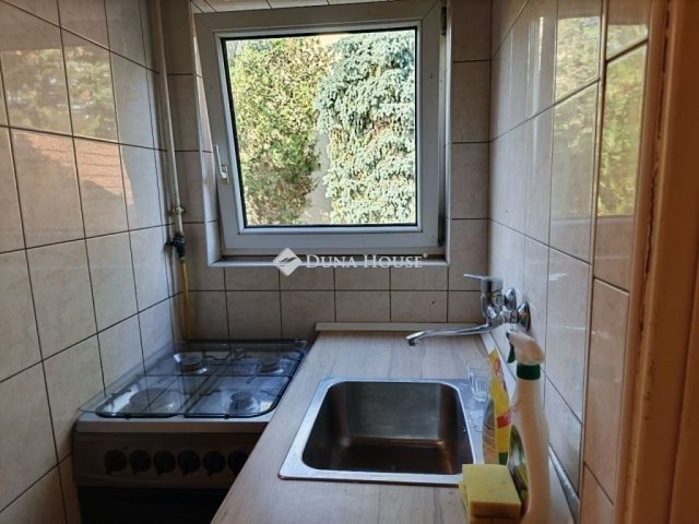 Eladó téglalakás, Budapesten, X. kerületben 39.5 M Ft, 1 szobás