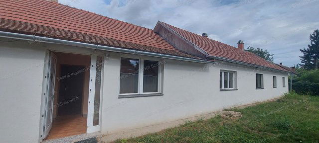 Eladó családi ház, Tiszaburán 13.5 M Ft, 3+3 szobás