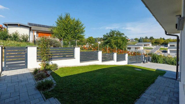 Eladó családi ház, Cserszegtomajon 152.075 M Ft, 4 szobás