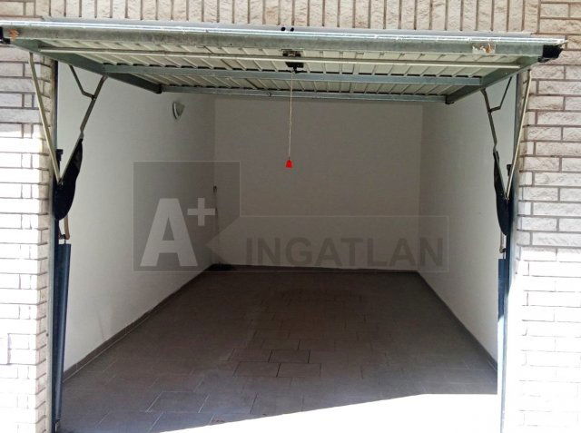 Eladó garázs, Szegeden 13.5 M Ft / költözzbe.hu