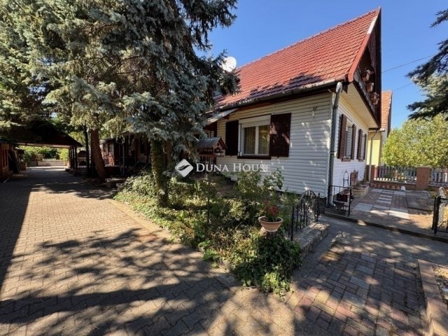 Eladó családi ház, Kecskeméten 94.9 M Ft, 8 szobás