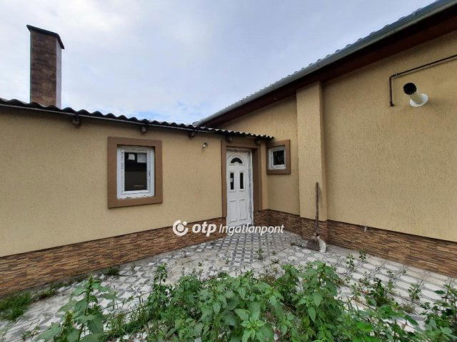 Eladó családi ház, Kiskunhalason 34.9 M Ft, 3 szobás