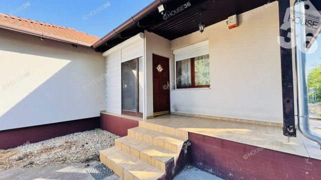 Eladó családi ház, Kecskeméten 69.9 M Ft, 3 szobás