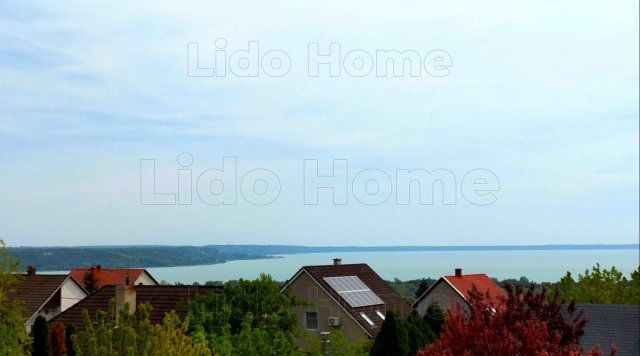 Eladó családi ház, Balatonalmádiban 67.9 M Ft, 11 szobás