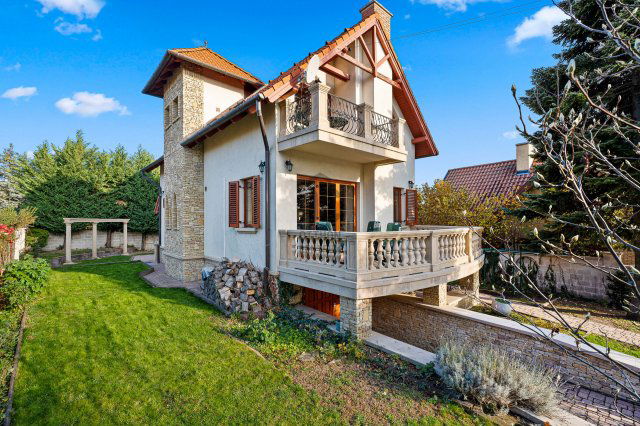 Eladó családi ház, Szentendrén 195 M Ft, 4 szobás