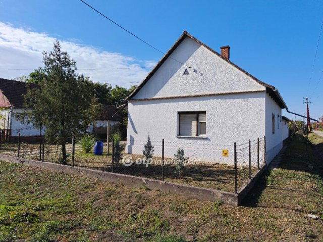 Eladó családi ház, Dévaványán 9.5 M Ft, 2+1 szobás