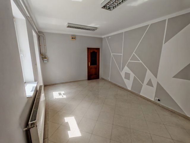 Kiadó üzlethelyiség, Nyíregyházán 100 E Ft / hó, 1 szobás