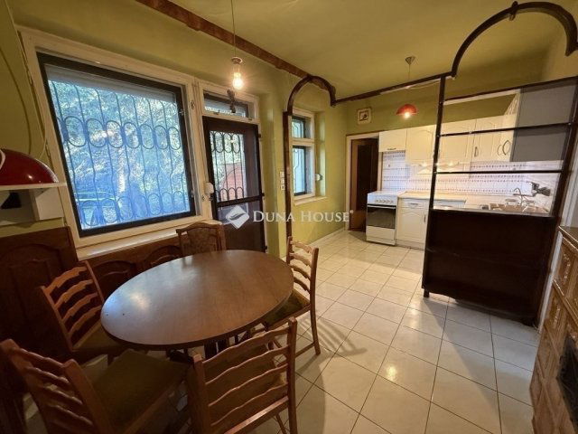 Eladó sorház, Nyergesújfaluban 96.5 M Ft, 6 szobás