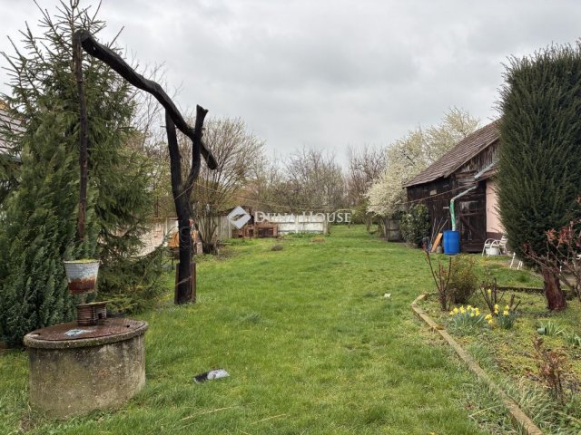 Eladó családi ház, Szárföldön 45 M Ft, 3 szobás