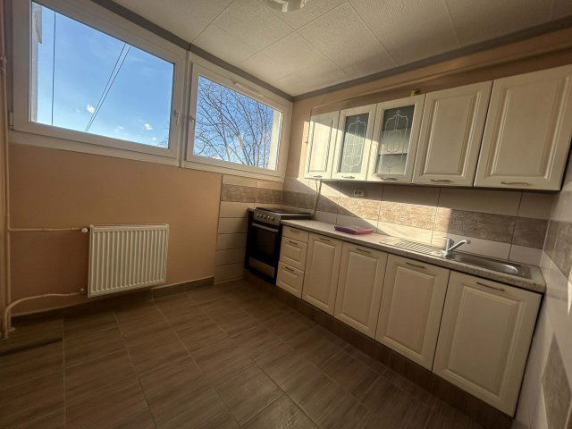 Eladó panellakás, Kaposváron 41.5 M Ft, 2 szobás