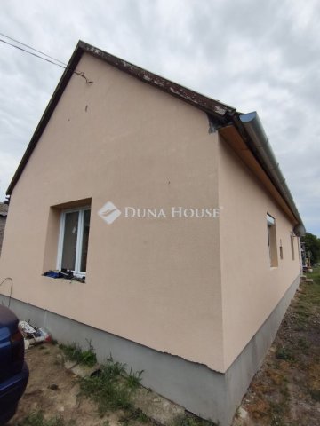 Eladó családi ház, Szentlőrincen 40 M Ft, 2 szobás