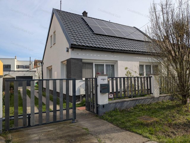 Eladó családi ház, Győrött 142 M Ft, 4 szobás