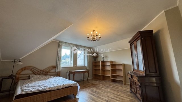 Eladó családi ház, Tahitótfalun 147 M Ft, 5+1 szobás