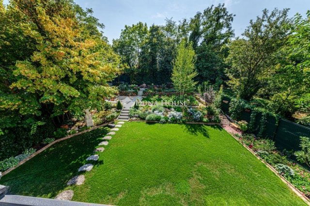 Eladó ikerház, Budapesten, XI. kerületben 850 M Ft, 8 szobás