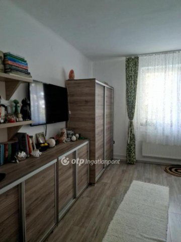 Eladó téglalakás, Balatonfűzfőn 45 M Ft, 2 szobás