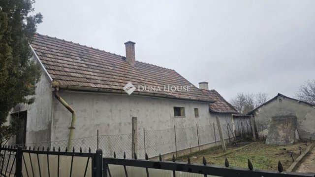 Eladó családi ház, Ócsán 40 M Ft, 2 szobás