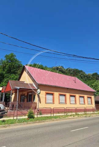 Eladó üzlethelyiség, Magyaregregyen 29.9 M Ft