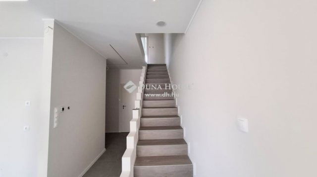 Eladó ikerház, Budapesten, XXI. kerületben 179.9 M Ft, 4 szobás