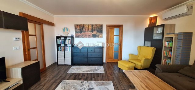 Eladó téglalakás, Kecskeméten 86 M Ft, 4 szobás