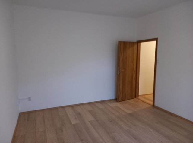 Kiadó panellakás, albérlet, Tiszaújvárosban 68 E Ft / hó