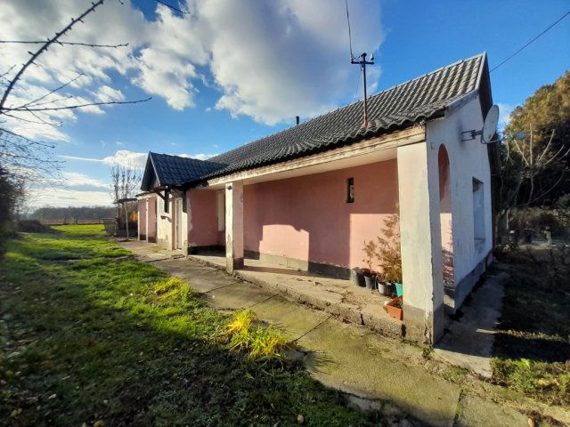 Eladó családi ház, Sárkeszin 24.9 M Ft, 2 szobás