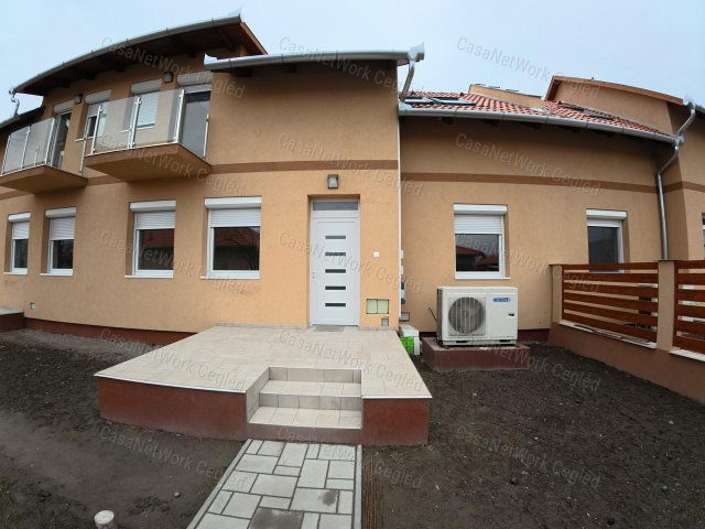 Eladó téglalakás, Cegléden 72 M Ft, 5 szobás