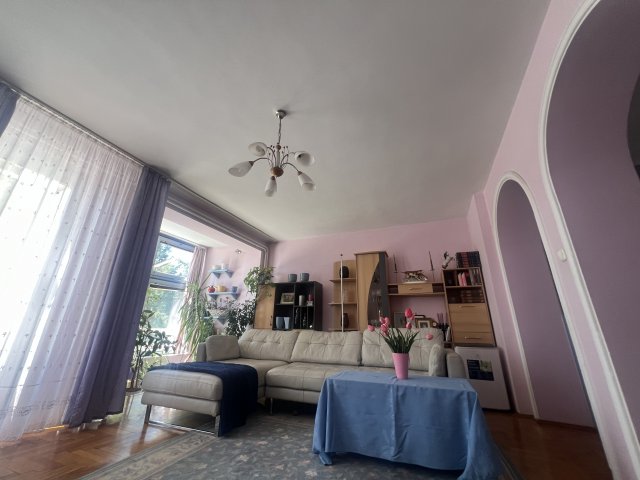 Eladó családi ház, Szegeden 85.6 M Ft, 5 szobás