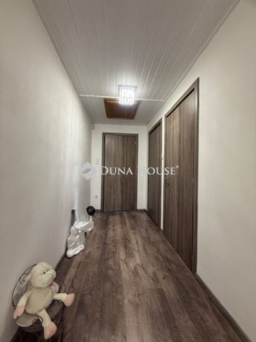 Eladó családi ház, Vecsésen 137.9 M Ft, 4 szobás