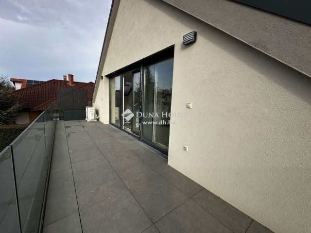 Eladó ikerház, Balatonvilágoson 175.9 M Ft, 4 szobás