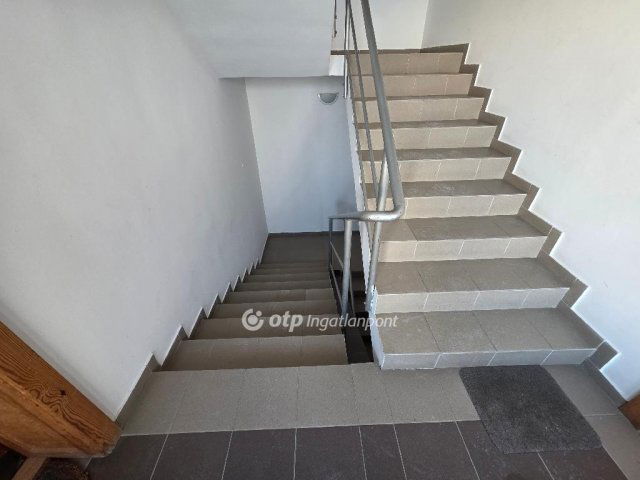 Eladó téglalakás, Hajdúszoboszlón 18 M Ft, 1 szobás