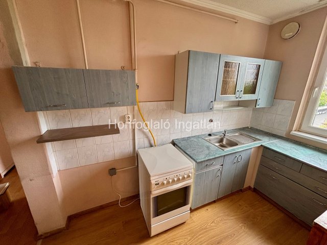 Eladó téglalakás, Nyíregyházán 35.9 M Ft, 1+2 szobás