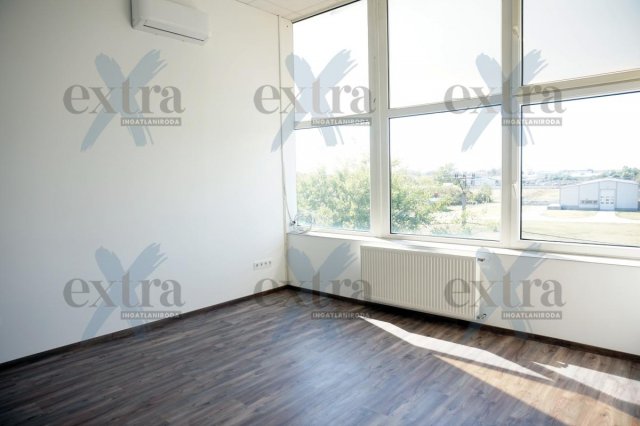 Kiadó iroda, Szegeden 1335 E Ft / hó, 3 szobás