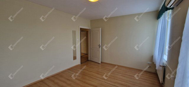 Eladó téglalakás, Győrött 69.5 M Ft, 4 szobás