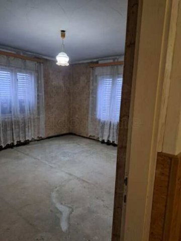 Eladó családi ház, Hatvanban 33 M Ft, 4 szobás