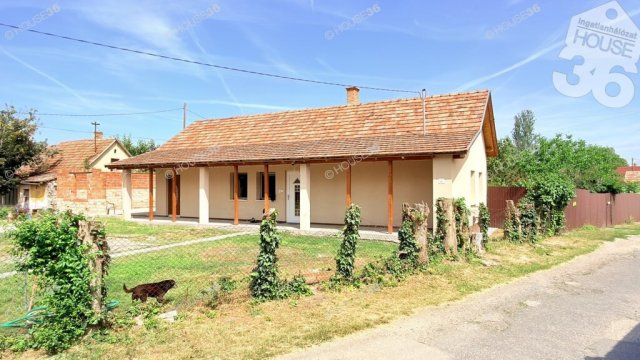 Eladó családi ház, Szabadszálláson 37.9 M Ft, 2 szobás