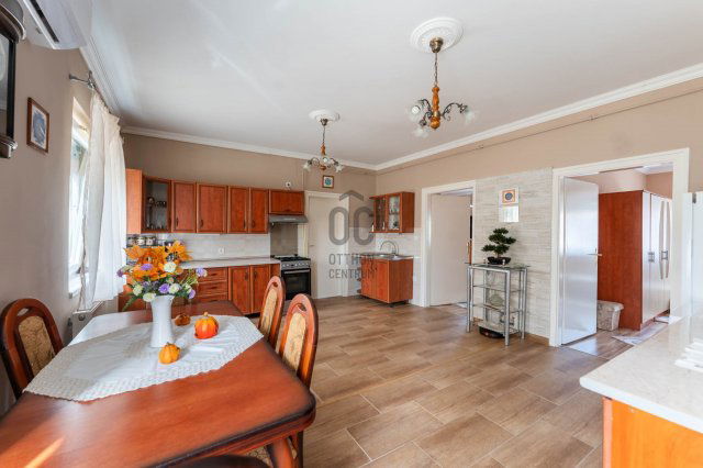 Eladó családi ház, Pétfürdőn 74.9 M Ft, 3 szobás