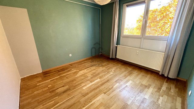 Eladó panellakás, Kaposváron 47.9 M Ft, 3 szobás