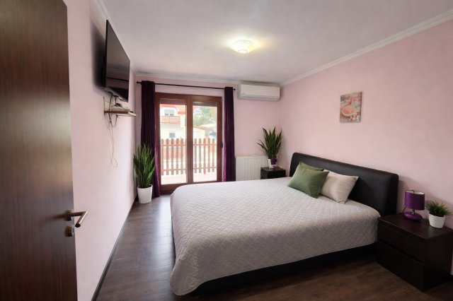 Eladó családi ház, Sukorón 248 M Ft, 5 szobás